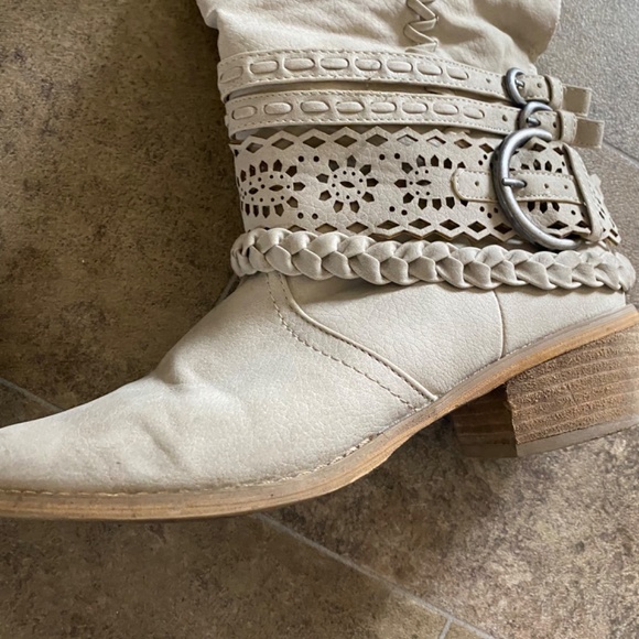 Western style boots - Picture 3 of 3